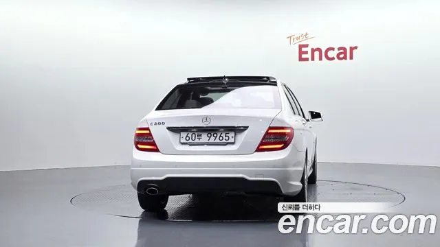 Mercedes-Benz C-Класс 2012 thumb 4