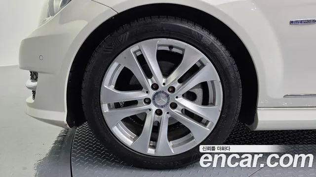 Mercedes-Benz C-Класс 2012 thumb 5