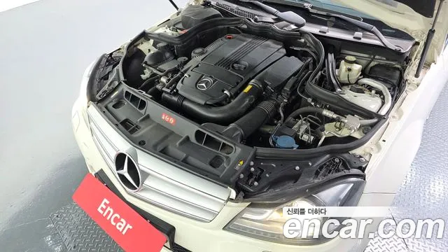 Mercedes-Benz C-Класс 2012 thumb 6