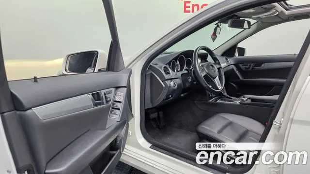 Mercedes-Benz C-Класс 2012 thumb 10