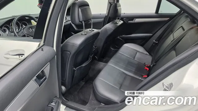 Mercedes-Benz C-Класс 2012 thumb 12