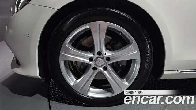 Mercedes-Benz E-Класс 2017 thumb 5