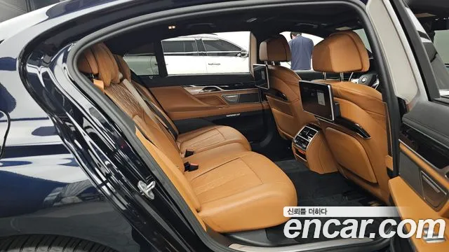 BMW 7 серии 2017 thumb 12