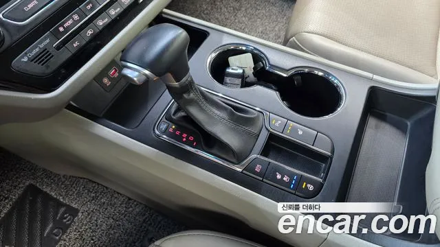 Kia Carnival 2020 thumb 9