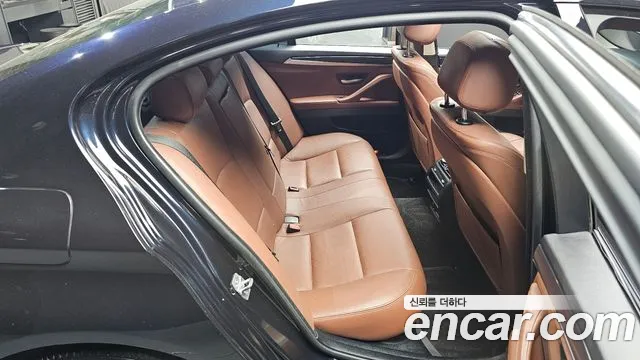 BMW 5 серии 2016 thumb 11