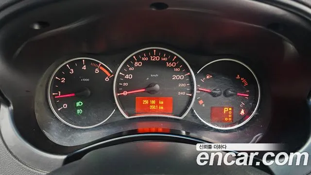 Renault QM5 2010 thumb 8