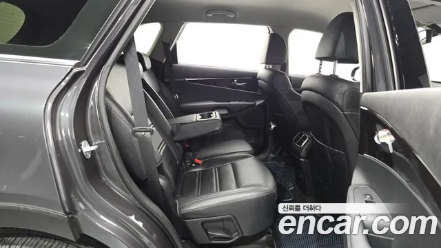 Kia Sorento 2017 thumb 12