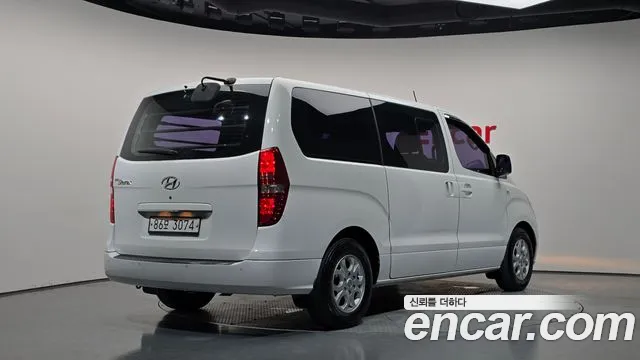 Hyundai Starex 2015 thumb 2