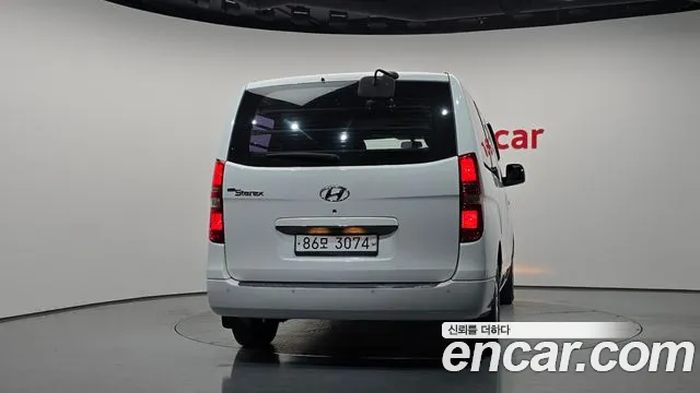 Hyundai Starex 2015 thumb 4