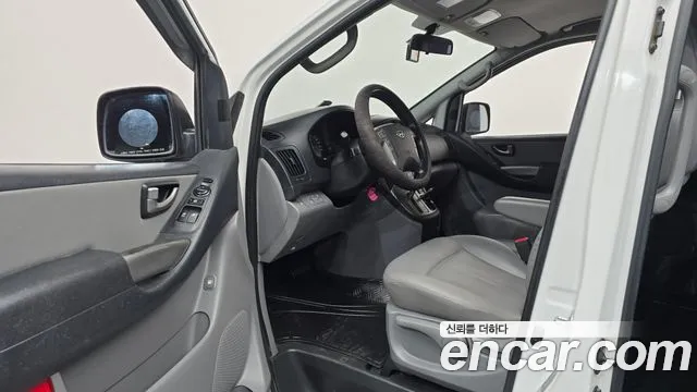 Hyundai Starex 2015 thumb 10