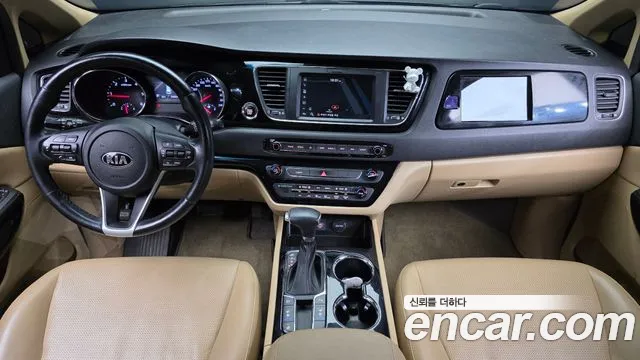 Kia Carnival 2018 thumb 7