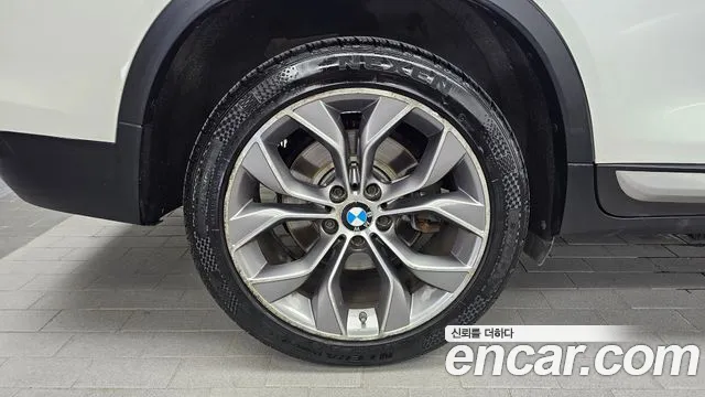 BMW X4 2014 thumb 5