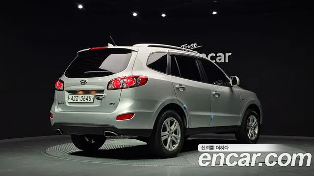 Hyundai Santa Fe 2010 thumb 2