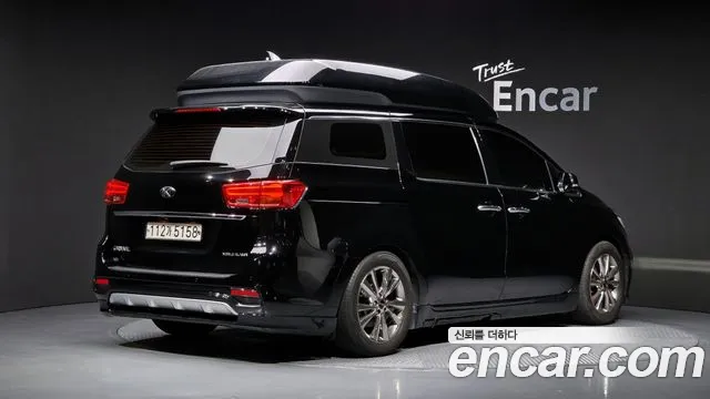 Kia Carnival 2019 thumb 2