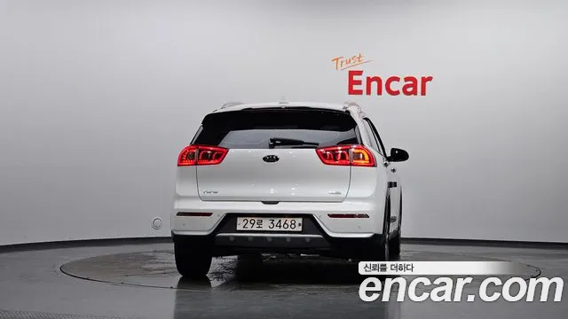 Kia Niro 2017 thumb 3