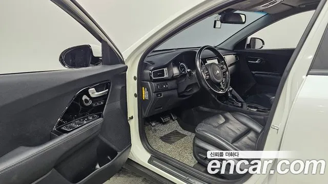 Kia Niro 2017 thumb 9
