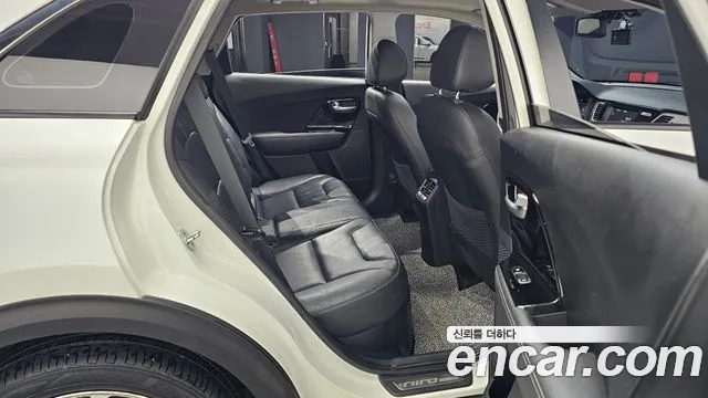 Kia Niro 2017 thumb 10