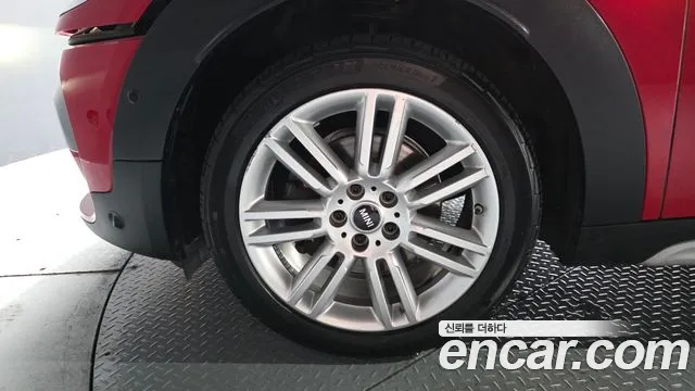 Mini Countryman 2019 thumb 5