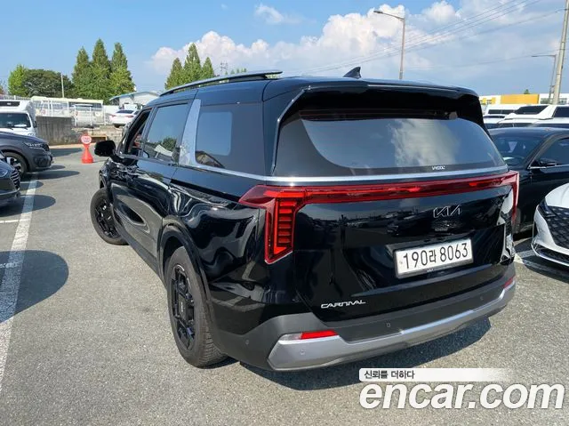 Kia Carnival 2024 thumb 3