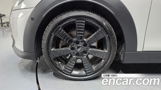 Mini Cooper Convertible 2023 thumb 5