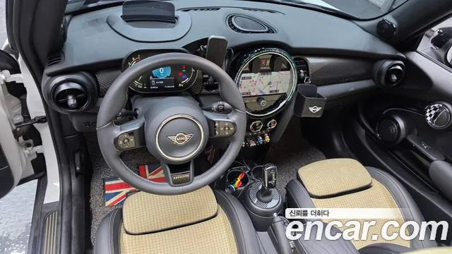 Mini Cooper Convertible 2023 thumb 7