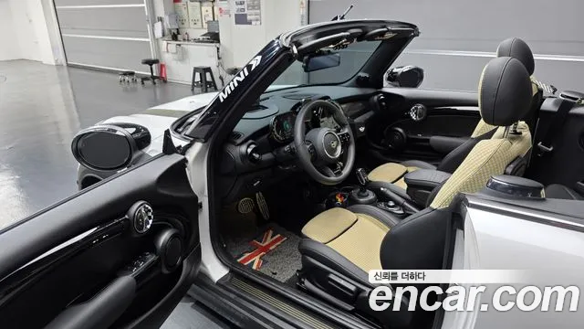 Mini Cooper Convertible 2023 thumb 10