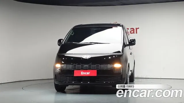 Hyundai Staria 2026 thumb 2