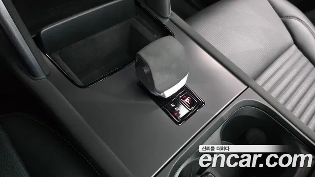 Land Rover Discovery Sport 2024 thumb 9