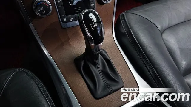 Volvo XC70 2016 thumb 9