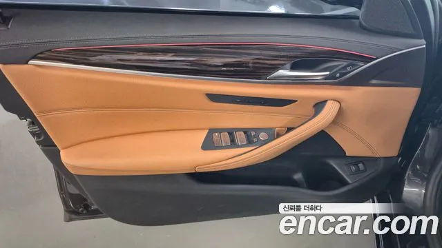 BMW 5 серии 2023 thumb 12