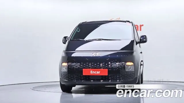 Hyundai Staria 2023 thumb 3