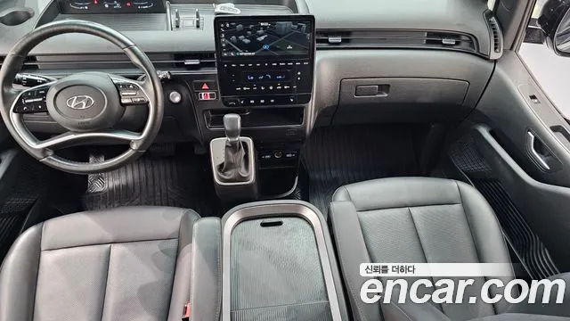 Hyundai Staria 2023 thumb 7