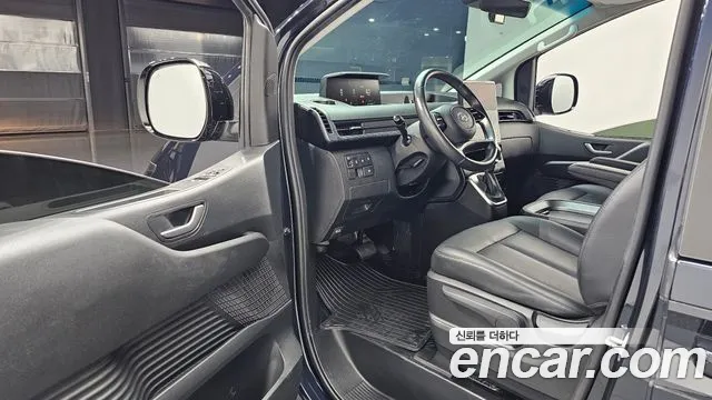Hyundai Staria 2023 thumb 10