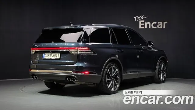 Lincoln Aviator 2023 thumb 2