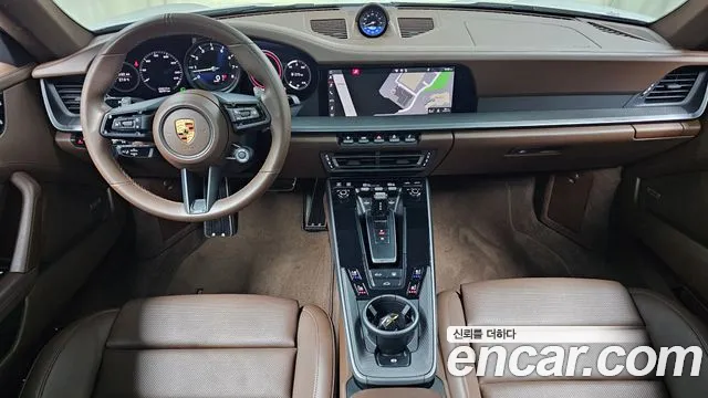 Porsche 911 2020 thumb 7