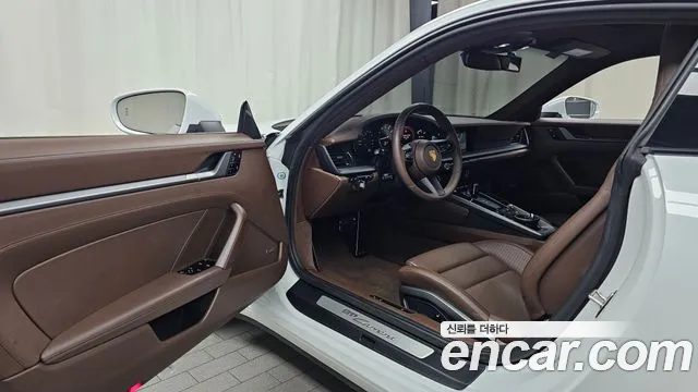 Porsche 911 2020 thumb 10