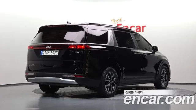 Kia Carnival 2023 thumb 2