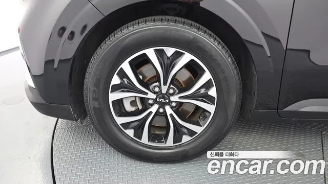 Kia Carnival 2023 thumb 5