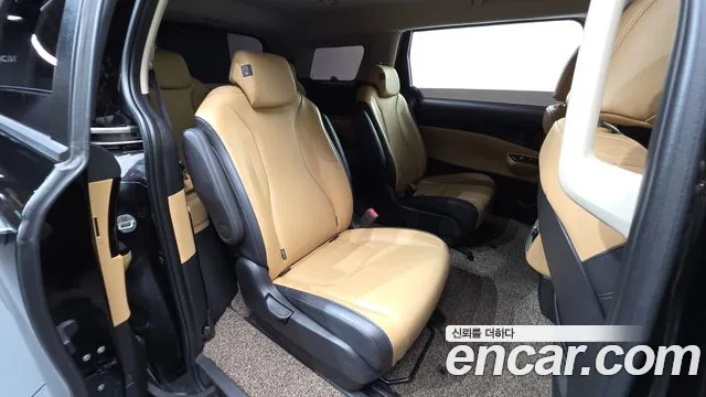 Kia Carnival 2023 thumb 12