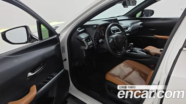 Lexus UX 2021 thumb 10