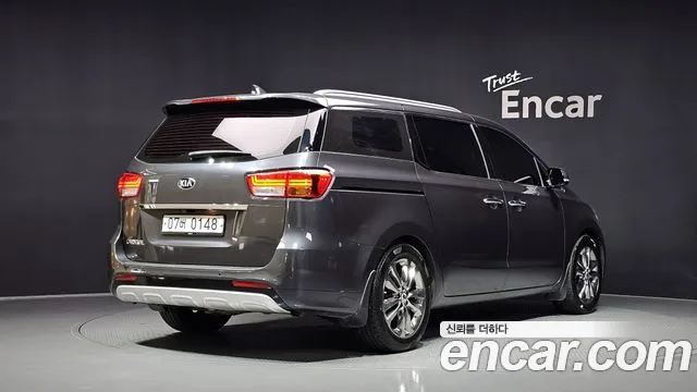 Kia Carnival 2016 thumb 2