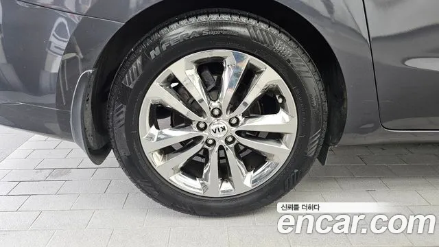 Kia Carnival 2016 thumb 5