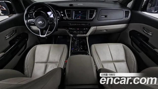Kia Carnival 2016 thumb 7