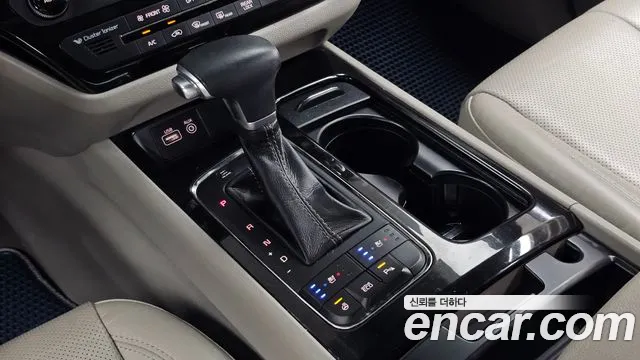Kia Carnival 2016 thumb 9