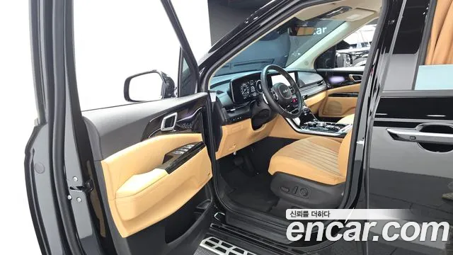 Kia Carnival 2023 thumb 10