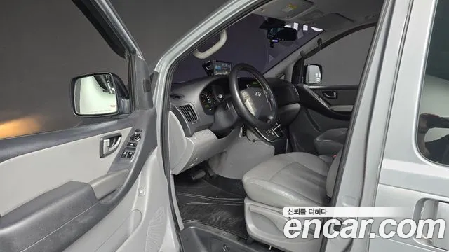 Hyundai Starex 2013 thumb 10
