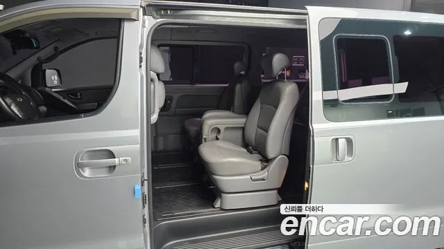 Hyundai Starex 2013 thumb 11