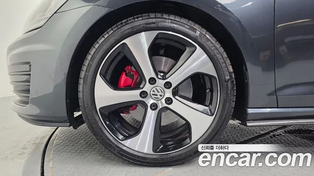Volkswagen Golf Sportsvan 2014 thumb 5