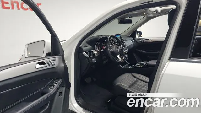 Mercedes-Benz GLE 2018 thumb 9