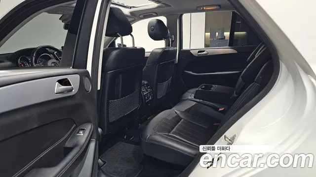 Mercedes-Benz GLE 2018 thumb 10